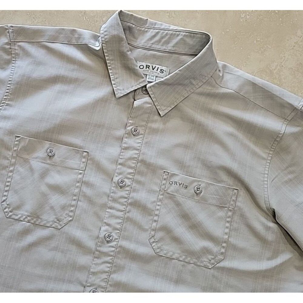 Orvis mens short sleeve button‎ shirt light gray Size XL pockets cleaning cloth